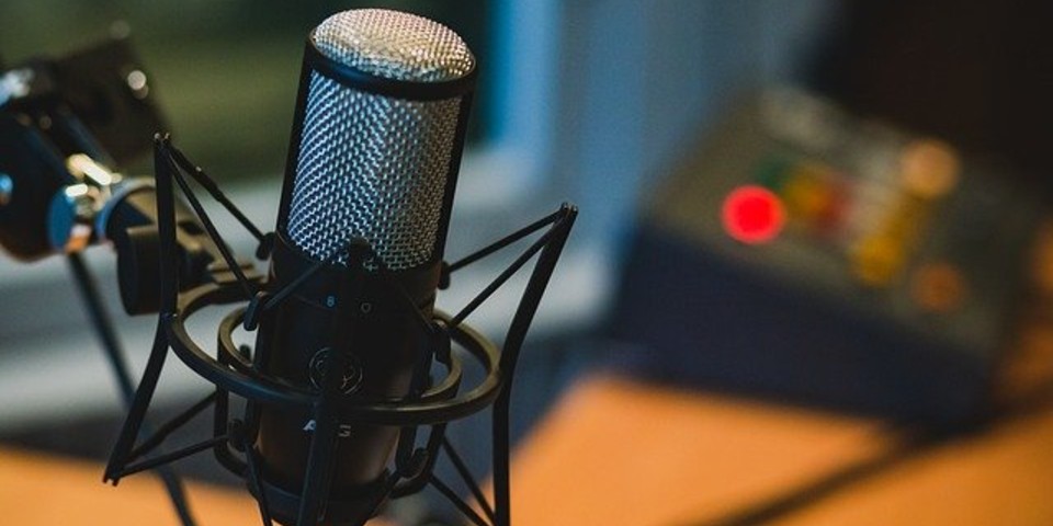 Lærerstuderende bruger podcasten Viden Volumen til at formidle forskning