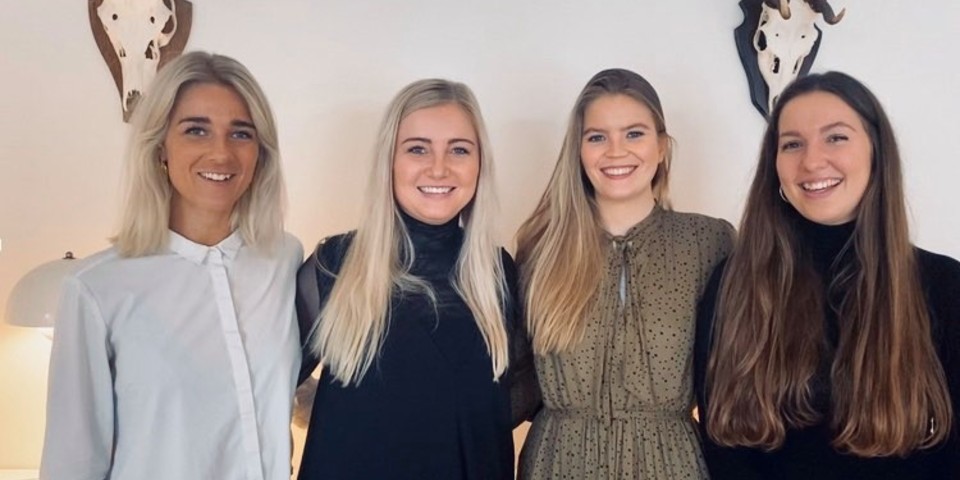 Fællesbillede af pigerne fra VIA