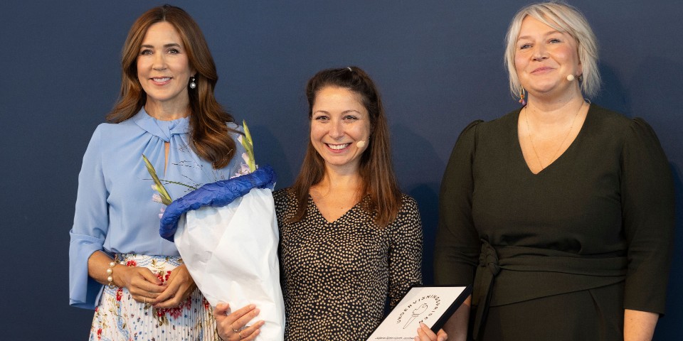 Juljana Jacobsen sammen med Dronning Mary og uddannelsesminister Christina Egelund