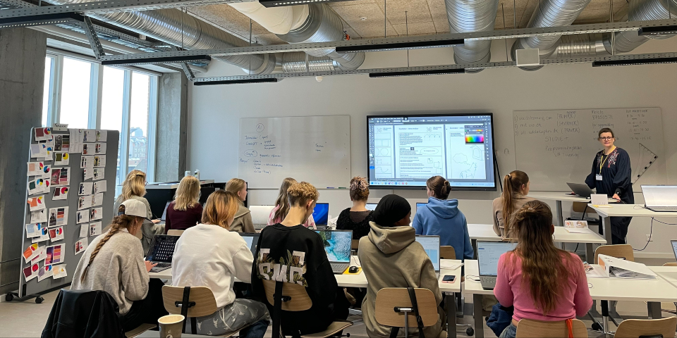 Undervisning af studerende på VIAs designuddannelser i nye lokaler på Sydhavnen i Aarhus